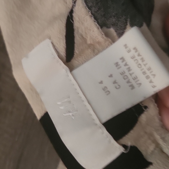 H&M Floral Flounce Skirt Women's Size 4 - Picture 5 of 6